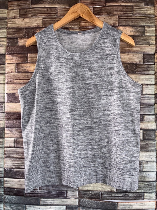 lululemon athletica Tops - Women’s EUC Size 8 Lululemon Heather Gray Sleeveless Tank